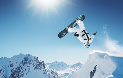 爱游戏体育-田径赛场焦点！西班牙队对阵法国队，老将回归赛场，再度燃起斗志